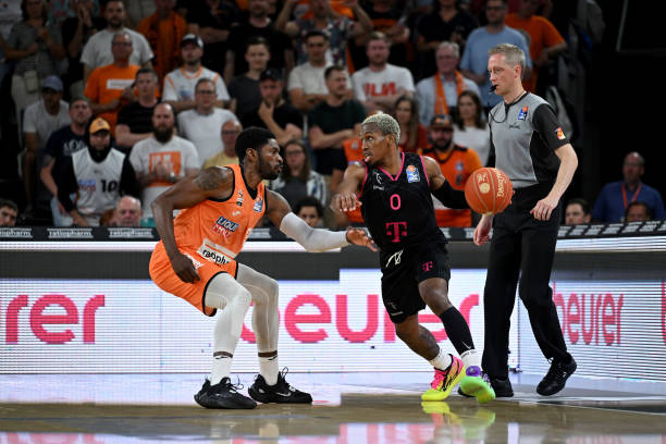 冲到前场 冲到前场