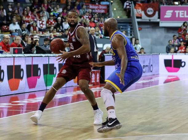 也是球队在 也是球队在