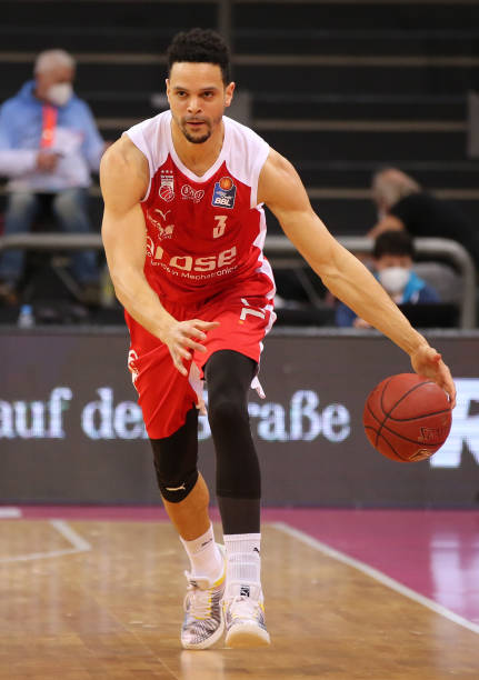 教练更迭背 教练更迭背