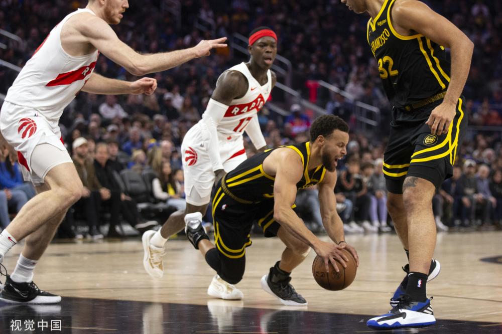 她的战术理 她的战术理